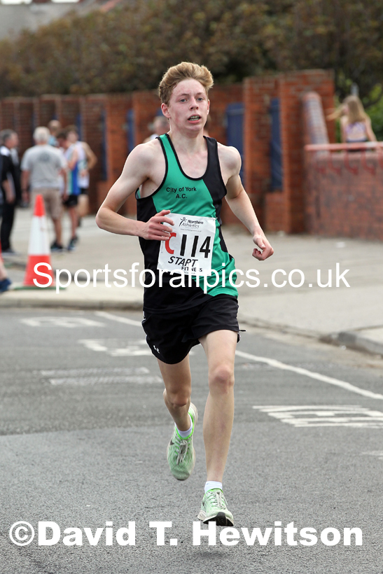 Mens under-17s 2021 Northern 6 and 4 Stage and Young Athletes Road Relays, Redcar. Photo: David T. Hewitson/Sports for All Pics